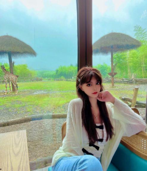 网红闪婚,网红夫妻的甜蜜速递